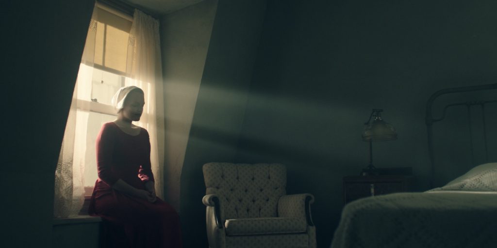 The-Handmaids-Tale-Elisabeth-Moss-Photos