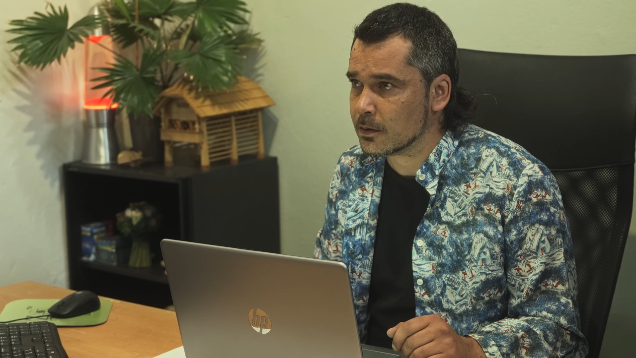 Renato Seliškar. RENATO. Produkcija Povejd'm'.
