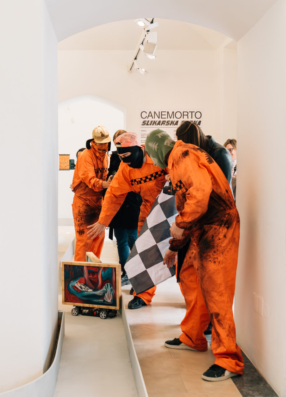 Slikarska dirka CANEMORTO, Galerija Vžigalica, 2026. Foto: Blaž Gutman.